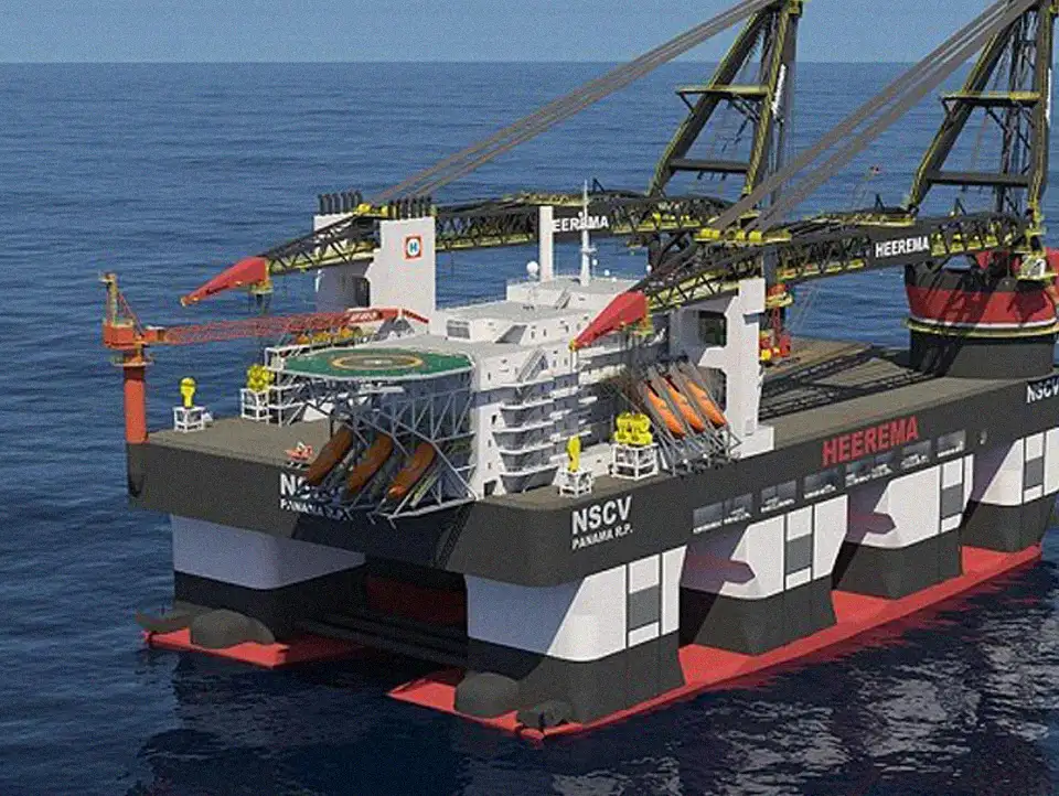 Semi-submersible crane vessel