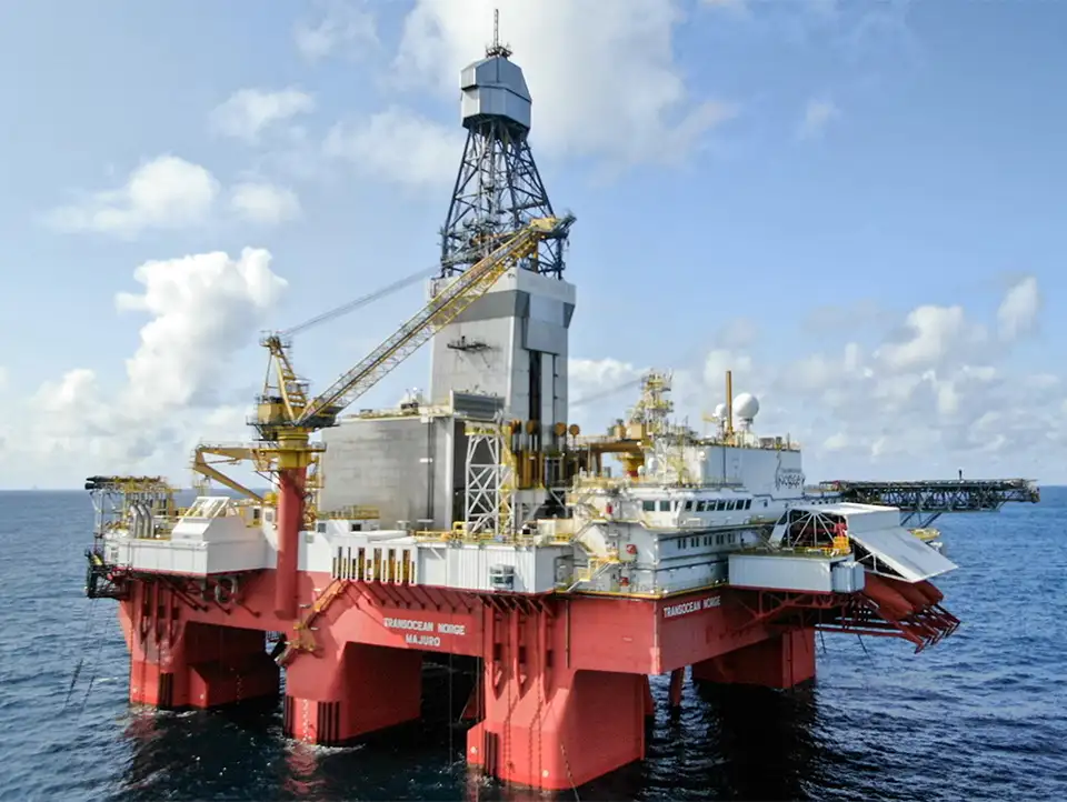 Transocean Norge semi-submersible drilling platform