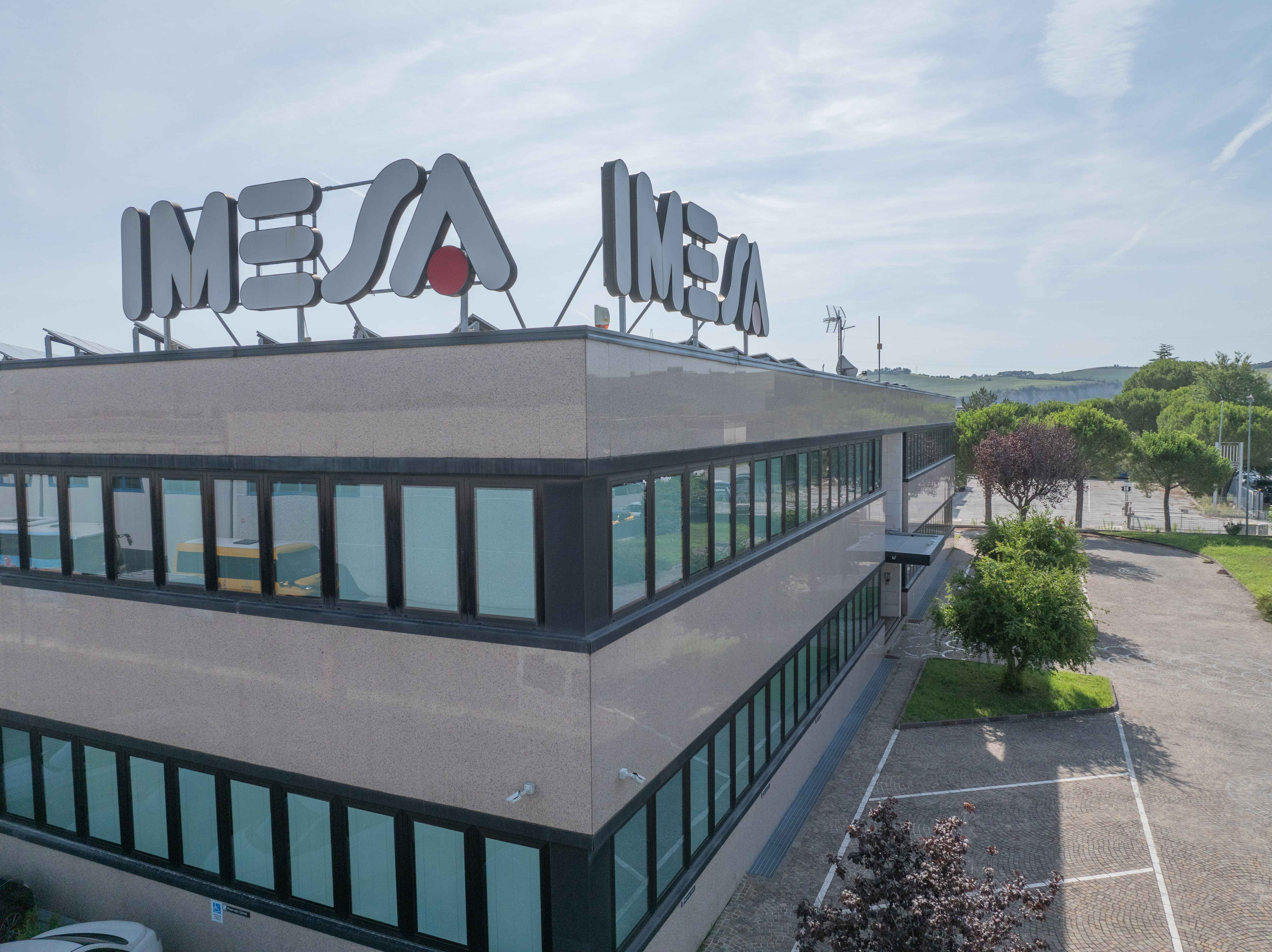 Foto-dello-stabilimento-Imesa-esterno-con-insegna-superiore